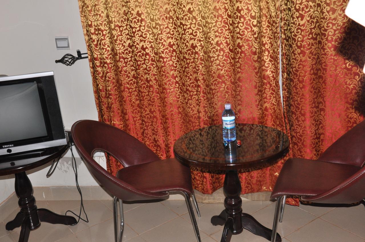 Cepha'S Inn Kabale ภายนอก รูปภาพ